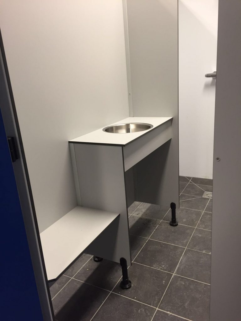 trespadouchewanden005 Sanitaire Cabines van Harpie BV