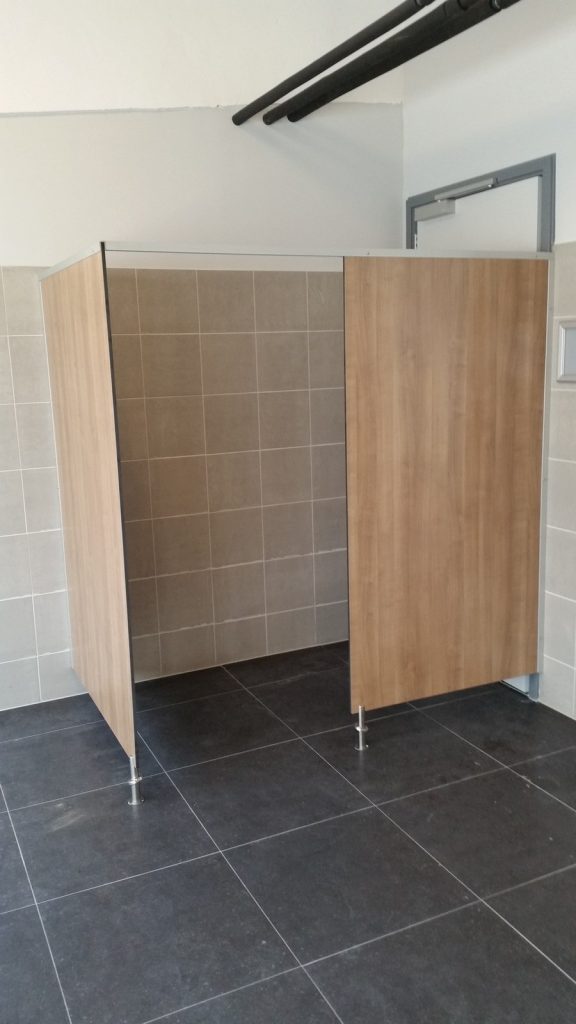 trespadouchewanden008 Sanitaire Cabines van Harpie BV